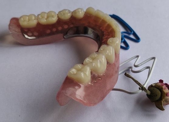 Komplettes Implantat Overdenture Straumann ISO13485